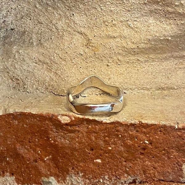 3. Wave wedding ring silver grey BRASS Workshop 24an09