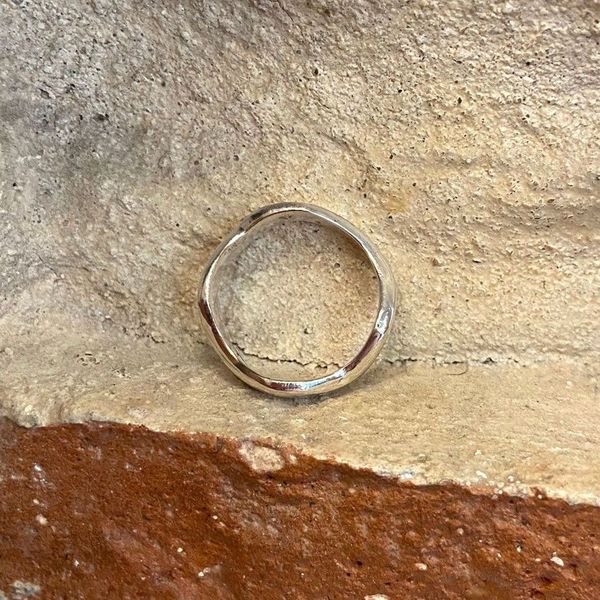 2. Wave wedding ring silver grey BRASS Workshop 24an09