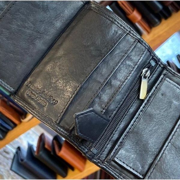 3. Vintage wallets black BRASS Workshop lu1641