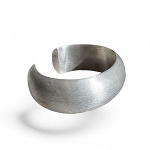 Bracciale rigido bombato grigio argento BRASS Workshop