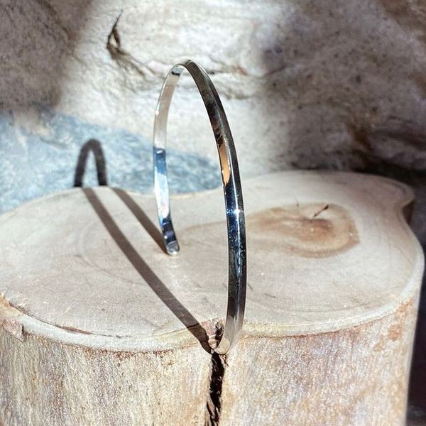 3. Rigid triangular tube bracelet silver grey BRASS Workshop 24br14