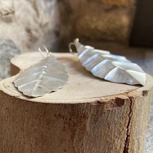 2. Leaf earrings silver grey