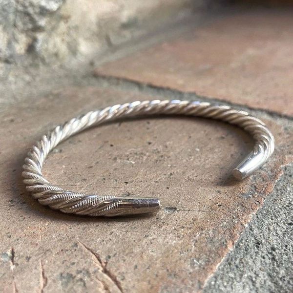 3. Rigid open torchon bracelet silver grey BRASS Workshop 24br19