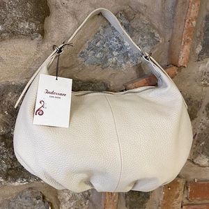 Borsa palloncino in pelle panna BRASS Workshop