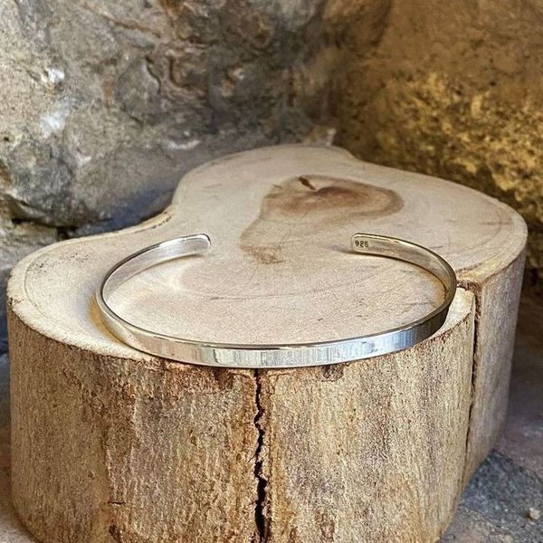1. Bracciale rigido piatto 3,5 mm grigio argento BRASS Workshop 24br28