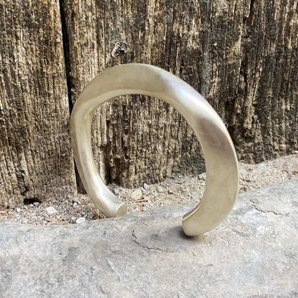 4. Bracciale rigido satinato grigio argento BRASS Workshop 24br30