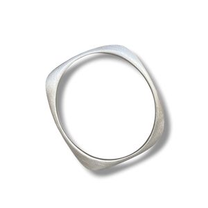 2. Rectangle rigid bracelet silver grey