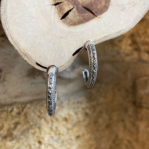 3. Partial hoop earrings burnished BRASS Workshop 24or43