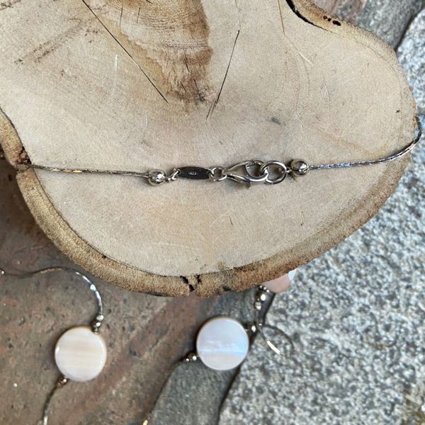 1. Natural mother-of-pearl necklace pink BRASS Workshop 24cl03