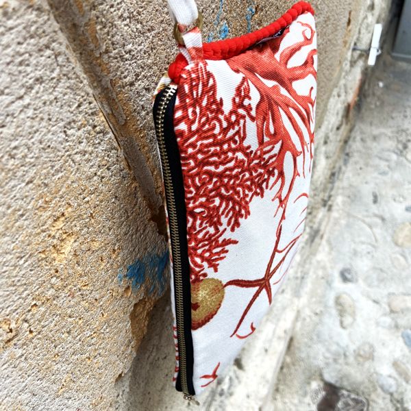 2. Seabed pochette red BRASS Workshop ps02