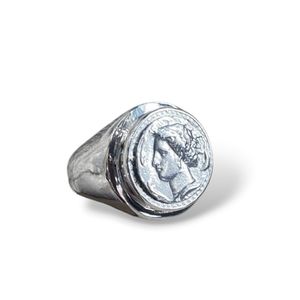 1. Anello “Aretusa” grigio argento