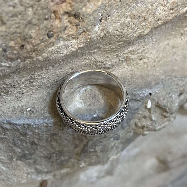 2. Intrigue spinner ring Silver grey BRASS Workshop 24an24