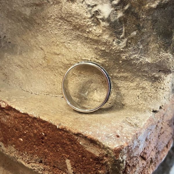 1. Anello spinner martellato grigio argento BRASS Workshop 24an28