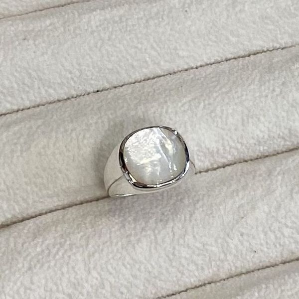 1. Nacre ring White BRASS Workshop 24an44