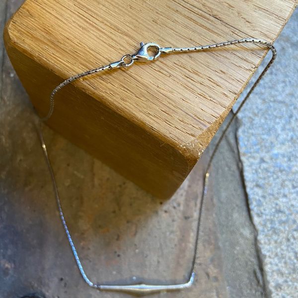 1. Motivational Necklace silver grey BRASS Workshop 24cl11