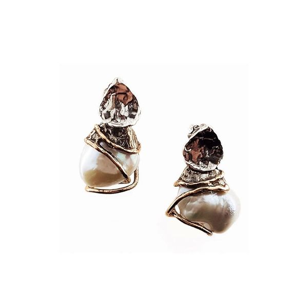 2. Baroque pearl earrings White Giuseppe Mandile ora109