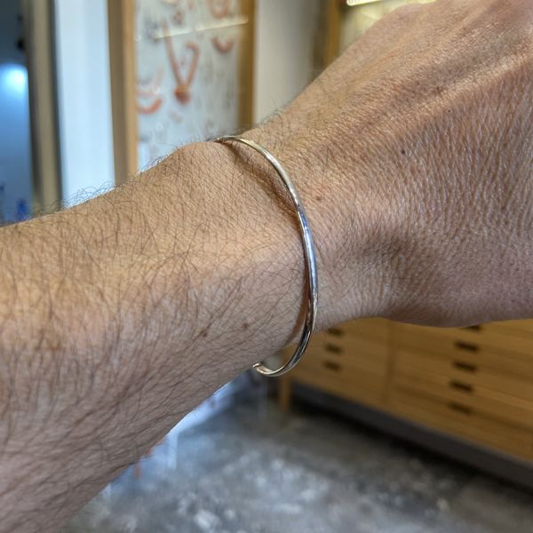 2. Thin rigid bracelet silver grey BRASS Workshop 24br60