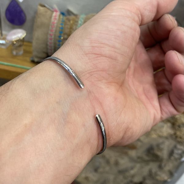 3. Thin rigid bracelet silver grey BRASS Workshop 24br60