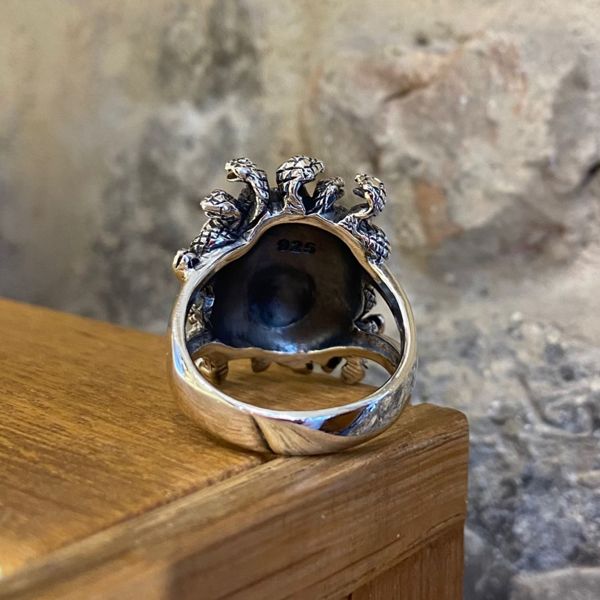 2. Medusa ring silver grey BRASS Workshop anmed1