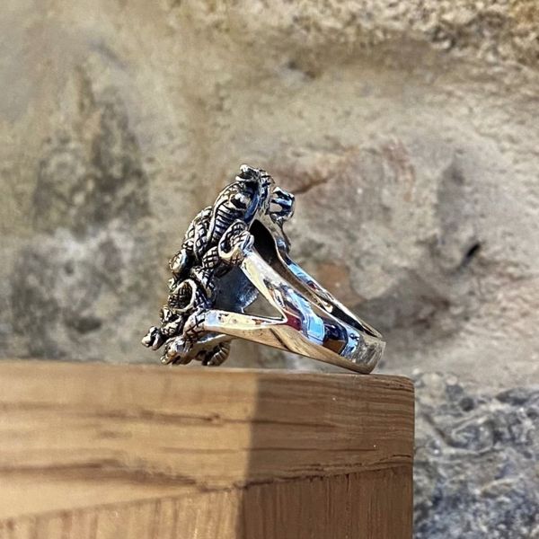 1. Medusa ring silver grey BRASS Workshop anmed1