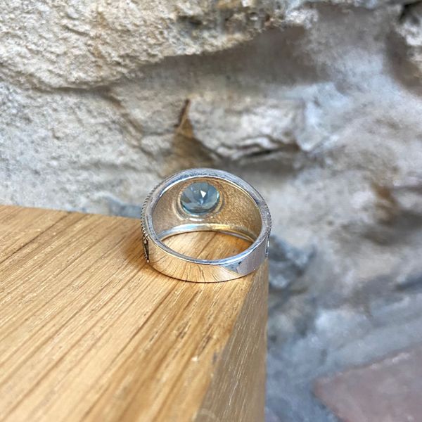 4. Round stone ring blue BRASS Workshop 24an73