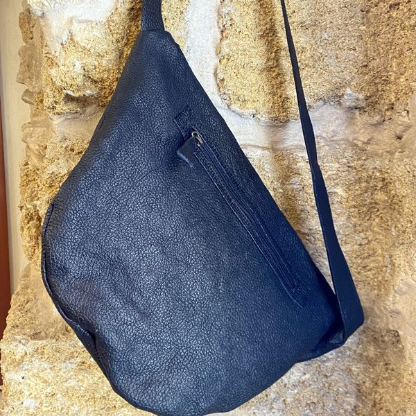 2. Borsa monospalla grande marsupio S nero BRASS Workshop b884