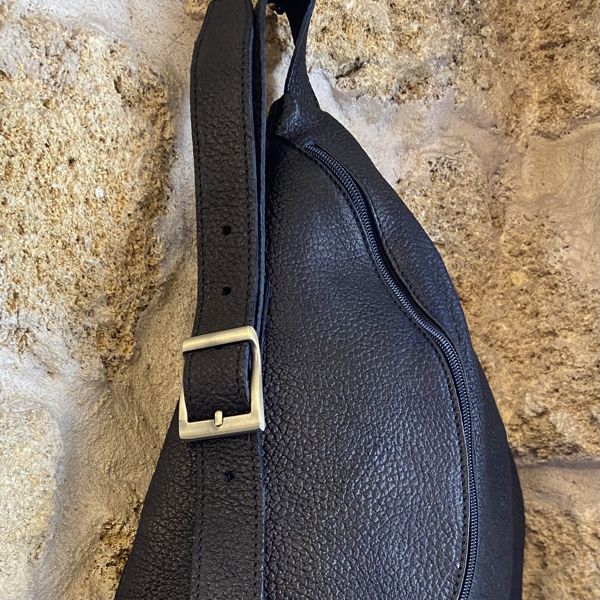 4. Borsa monospalla grande marsupio S nero BRASS Workshop b884