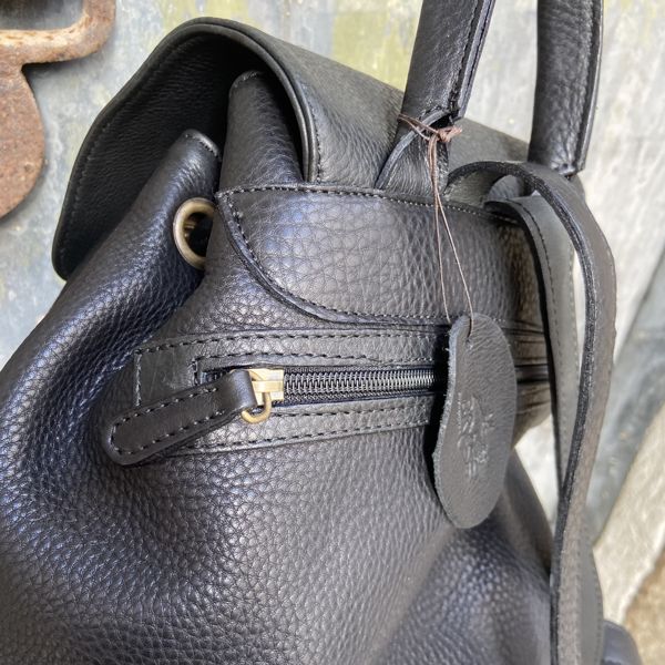 2. Drawstring backpack with flap Black BRASS Workshop zb501