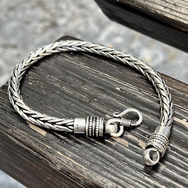 2. Fishbone mesh bracelet Silver grey BRASS Workshop brsk4