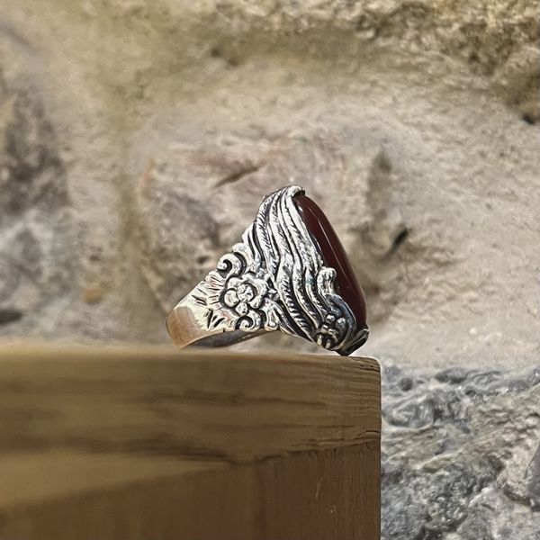 1. Baroque ring with oval stone Bordeaux BRASS Workshop 24an75