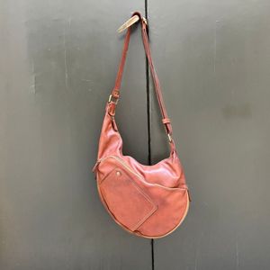 2. One shoulder bag brown