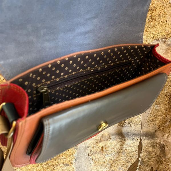 1. R3 Bag red BRASS Workshop bri03