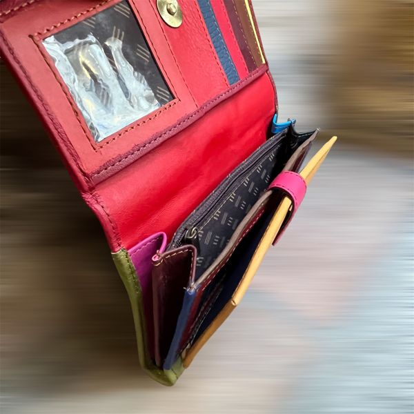 5. R10 Wallets red BRASS Workshop pri10