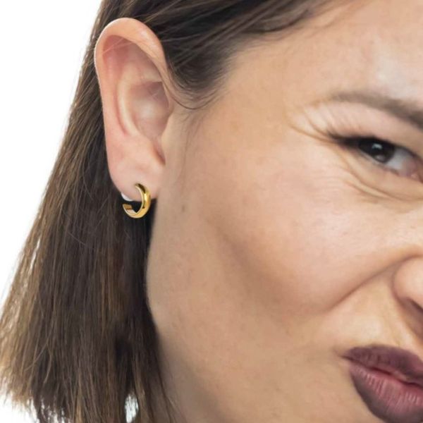 2. 1.5cm hoop earrings with pearl clasp gold Marlù Gioielli 33or0071