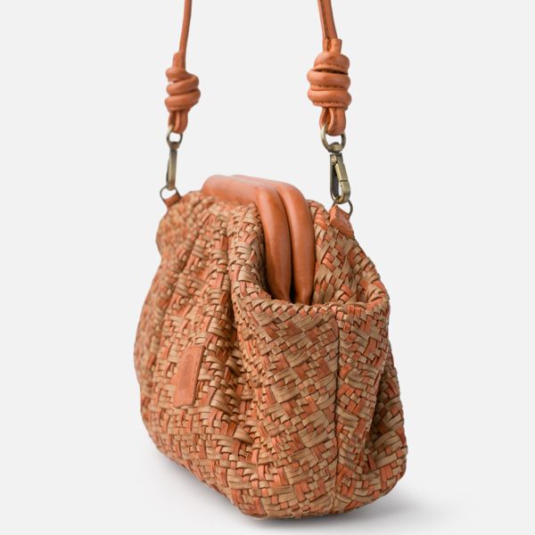 1. Parker clutch bag salmon BIBA par1l