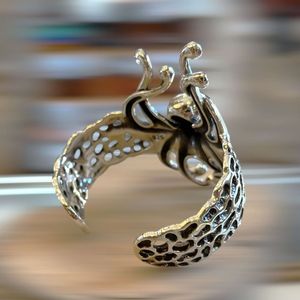 3. Bracciale rigido Polpo grigio argento