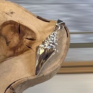 3. Shell pendant silver grey BRASS Workshop 25pe12