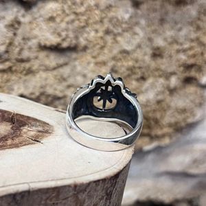 3. Coat of arms ring silver grey BRASS Workshop 25an23