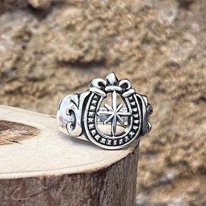 6. Coat of arms ring silver grey BRASS Workshop 25an23