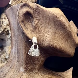 4. Hammered elements earrings silver grey BRASS Workshop 25or26