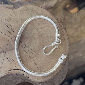 2. Snake bracelet 3.5 mm silver grey BRASS Workshop snake08