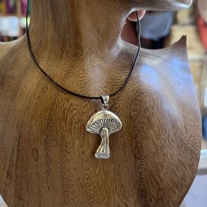 2. Hanging mushroom Silver grey BRASS Workshop 25pe26