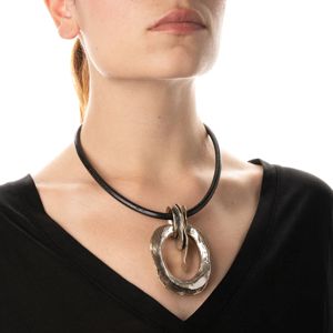 3. Ostrea Pendant Necklace silver gray