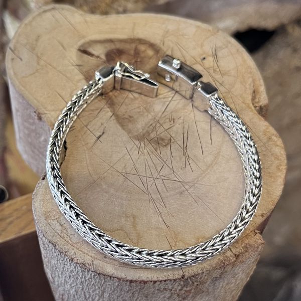 4. Interlocking bracelet silver gray BRASS Workshop 25br14