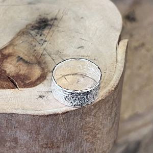 3. Hammered band ring Silver gray