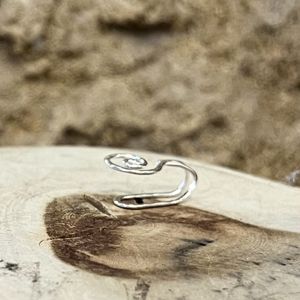 2. Ear cuff spirale grigio argento