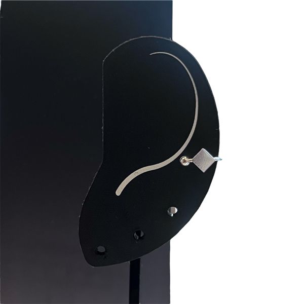 1. Earcuff Q grigio argento BRASS Workshop ear09