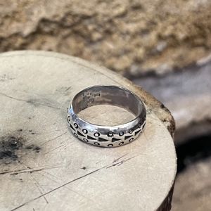 2. Sign Ring Silver gray