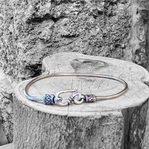 2. Snake bezel bracelet Silver grey