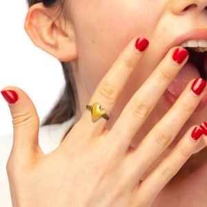 1. Anello mesh cuore irregolare oro